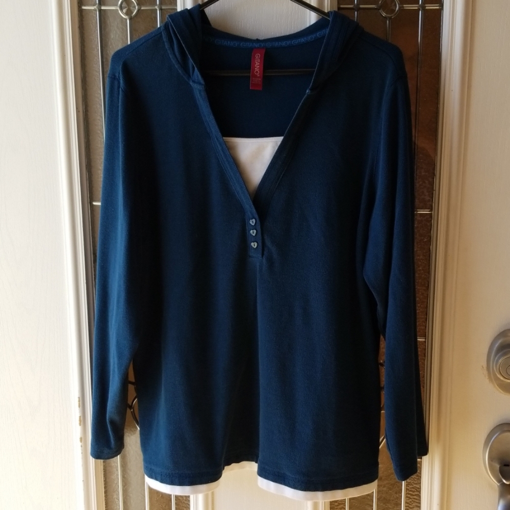 Women's hooded long sleeve shirt